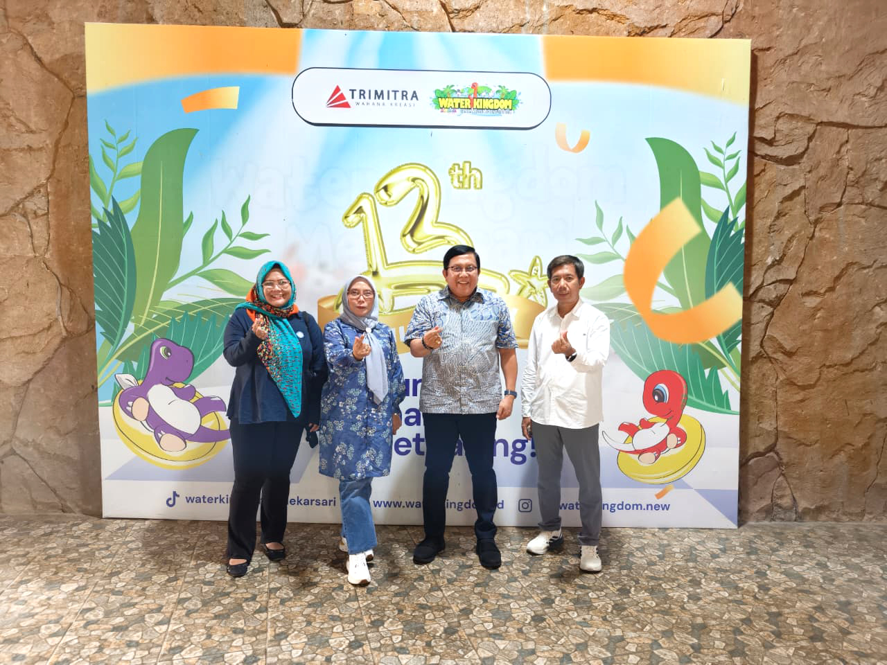 Audiensi ke Water Kingdom Mekarsari bertemu dengan Ibu Direktur beserta Staf dan Tim APINDO Kab.Bogor. Alhamdulillah UMKM Binaan APINDO telah meliki 4 booth titip barang secara permanen dan akan segera membuka booth lagi oleh Bidang Organisasi dan UMKM.